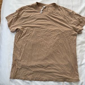 Lululemon T shirt